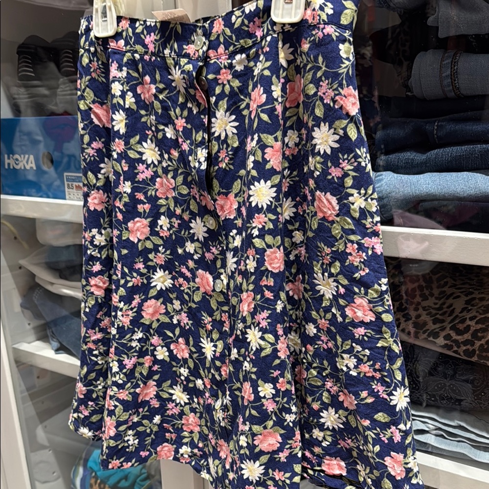 Flared A-Line skirt with buttons down front - size 8. Misses.  Machine wash cold
